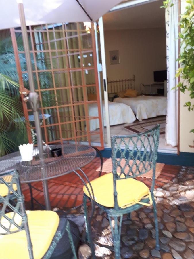 A La Fugue Hotell Upington Eksteriør bilde