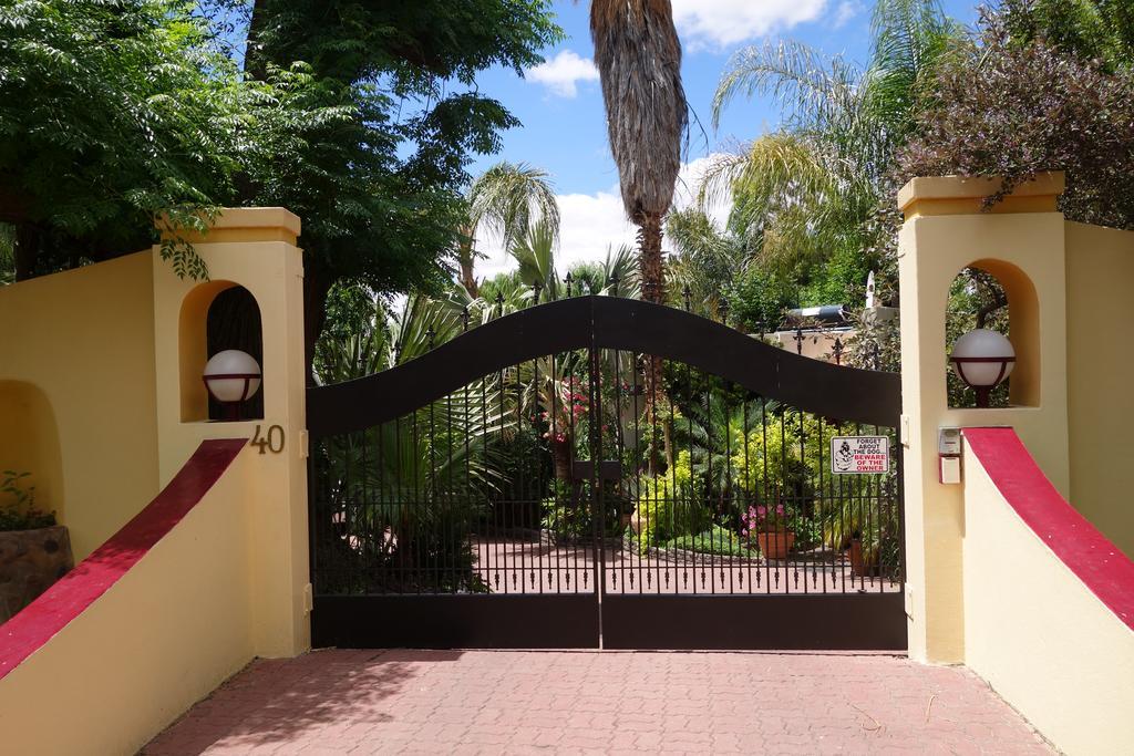 A La Fugue Hotell Upington Eksteriør bilde