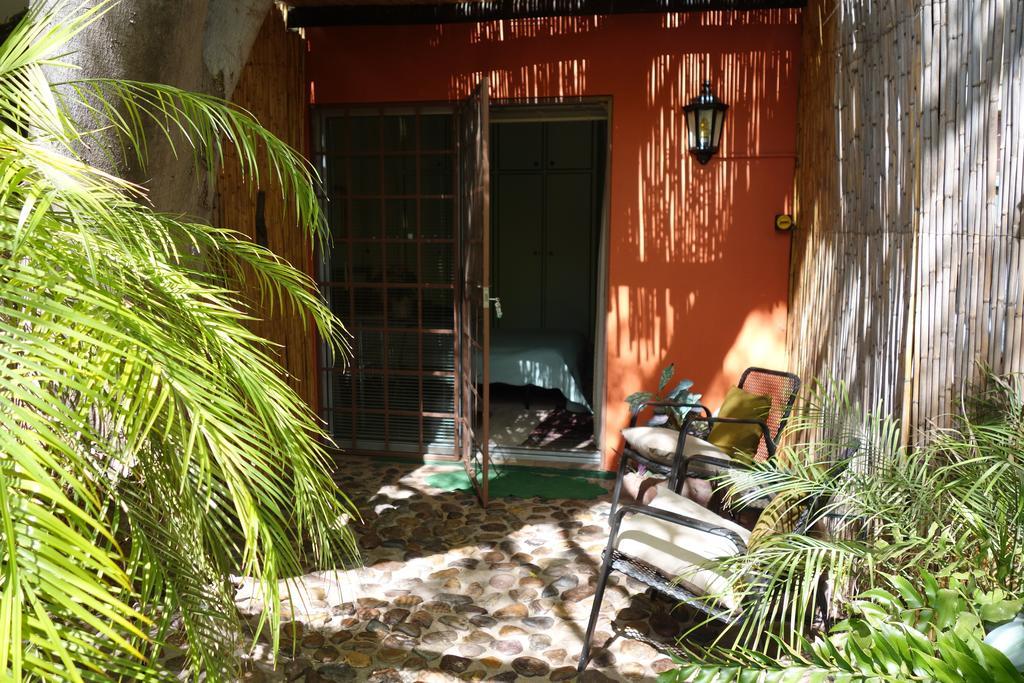A La Fugue Hotell Upington Eksteriør bilde